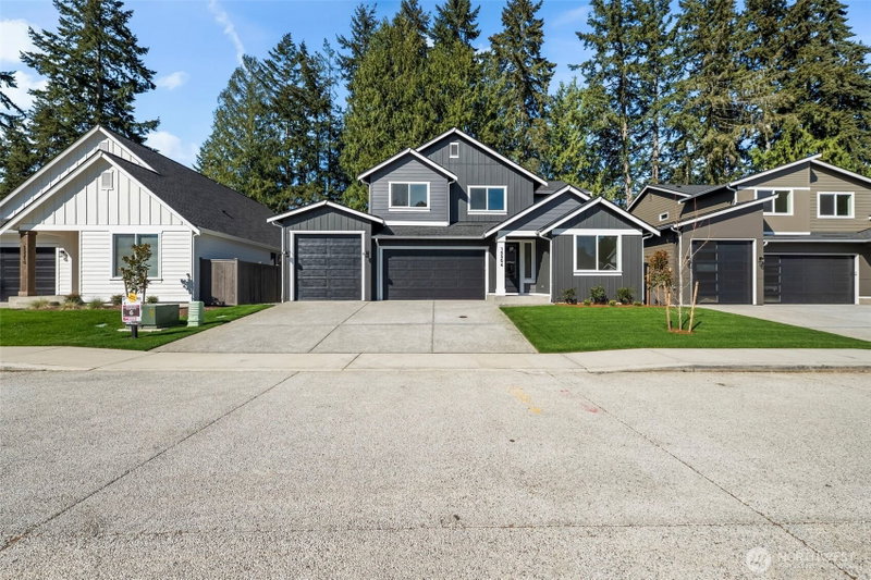15306 106th Avenue E photo 1