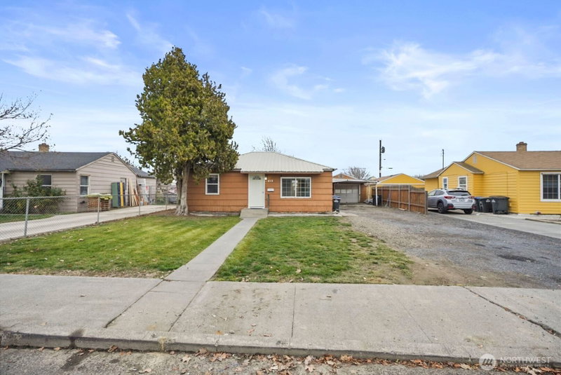 415 N Mattson Drive photo 25