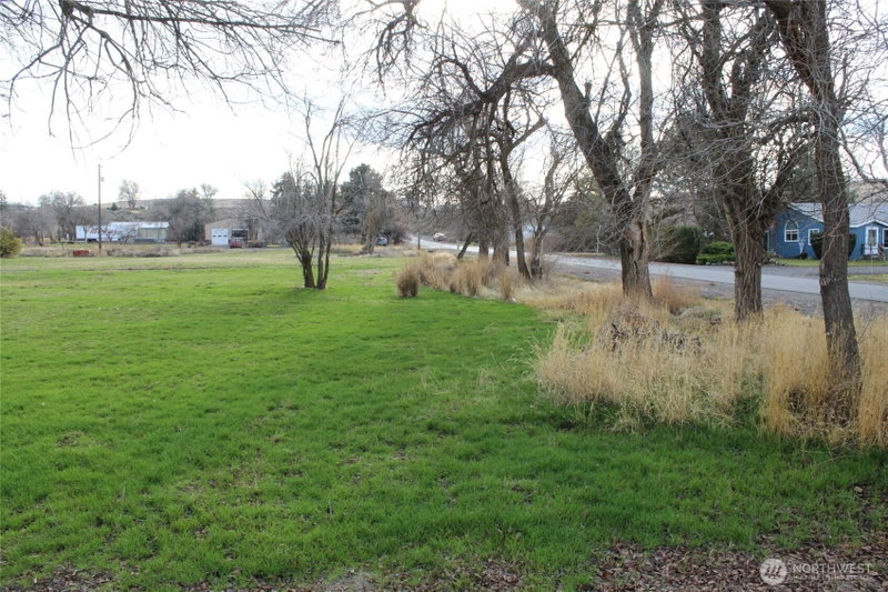 313 E Main photo 1