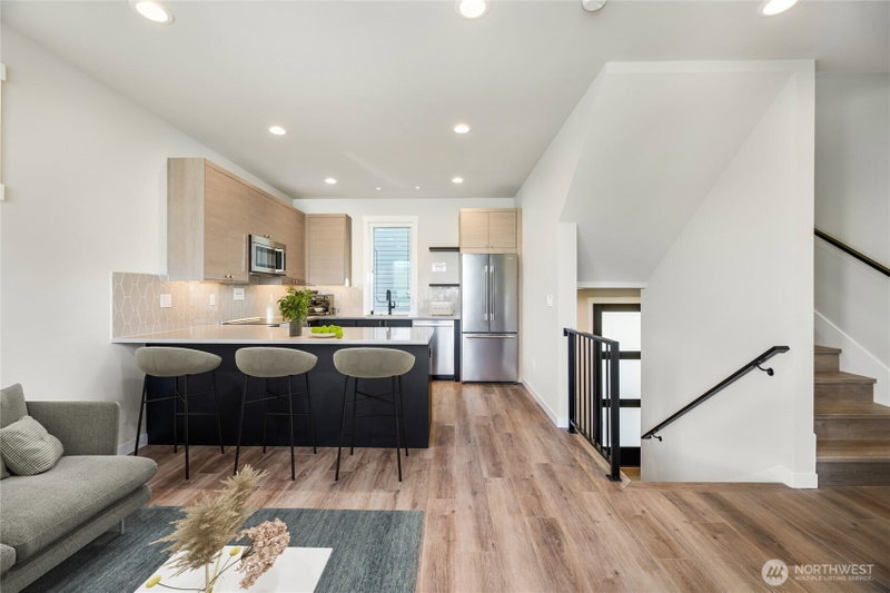 2817 Franklin Avenue E #B photo 2
