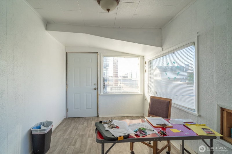 407 1st Avenue photo 27