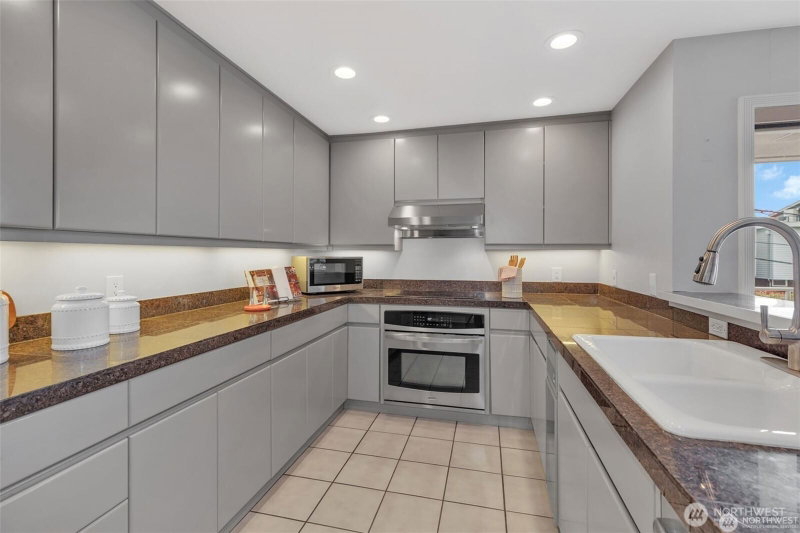 1231 5th Avenue N #101 photo 2