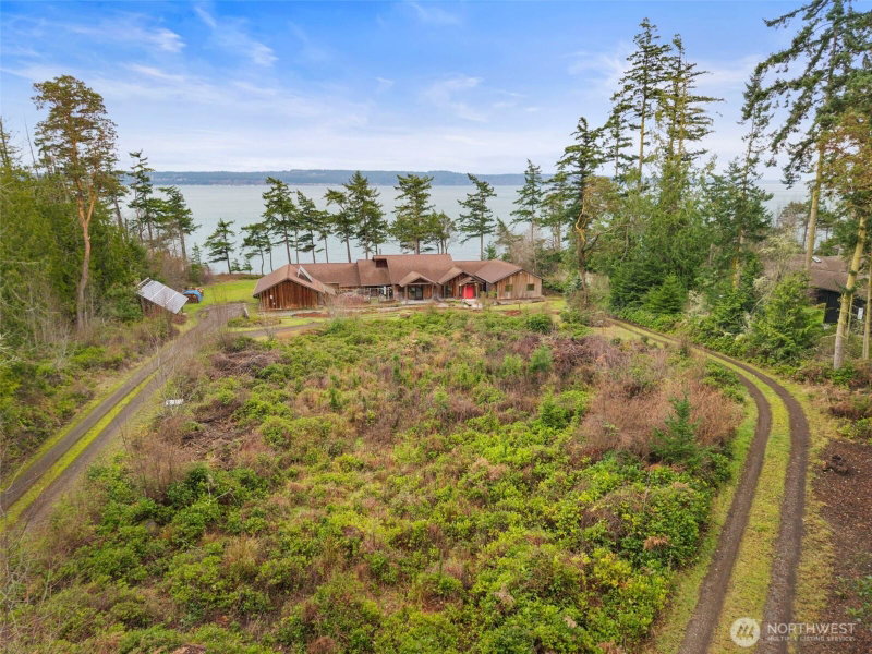 824 Schwartz Road photo 1