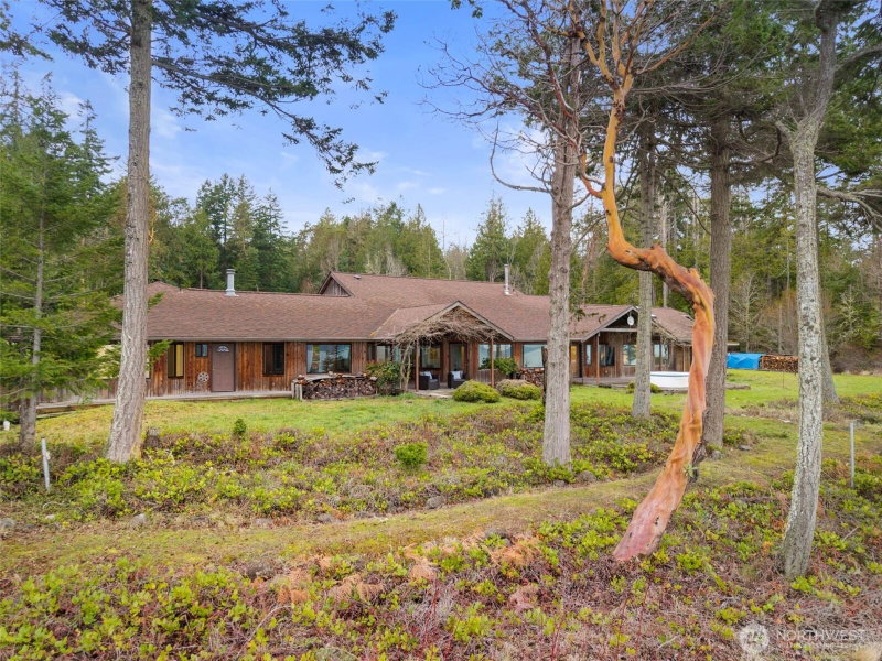 824 Schwartz Road photo 2