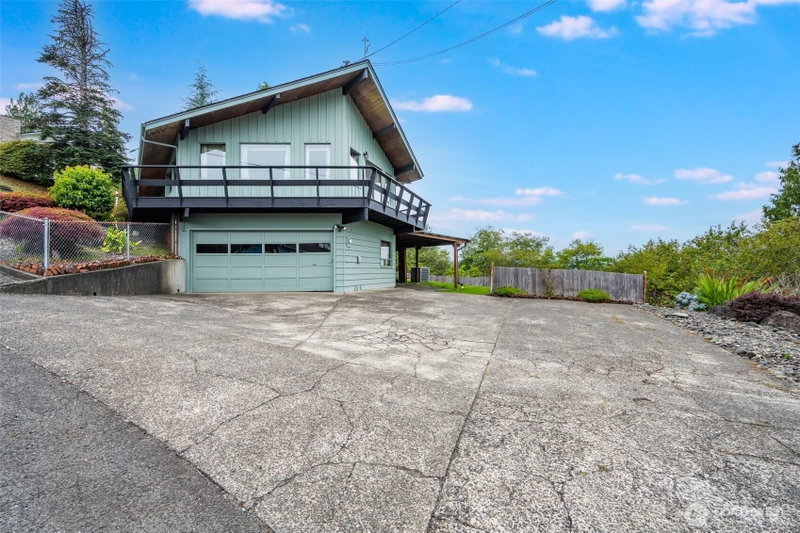 928 Shamrock Drive photo 2