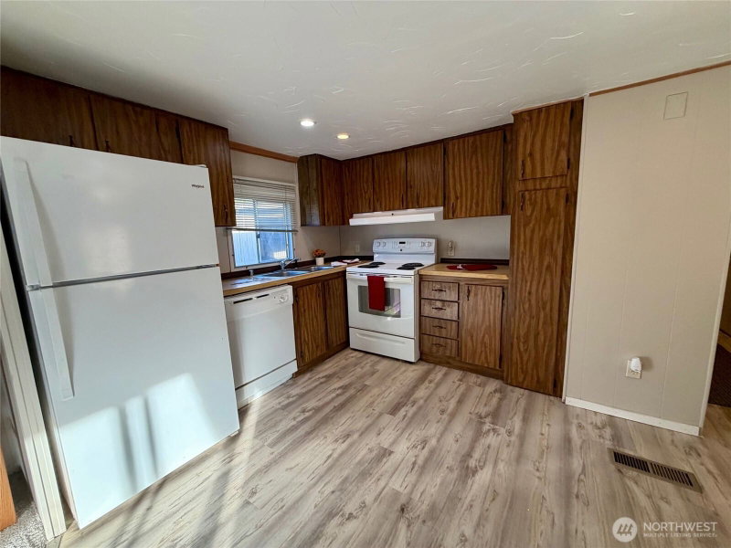 930 Trosper Road SW #3 photo 2