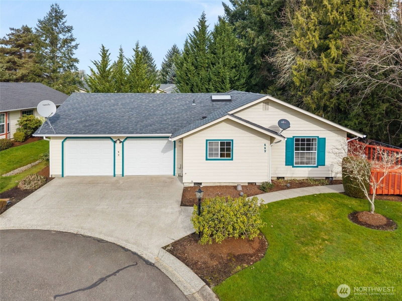 117 Hawthorn Lane photo 1