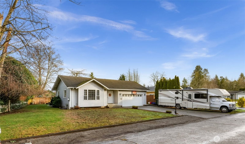4844 Oakridge Drive photo 2