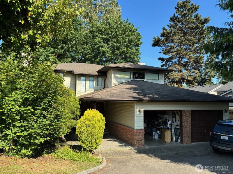 15215 Larch Way photo 1