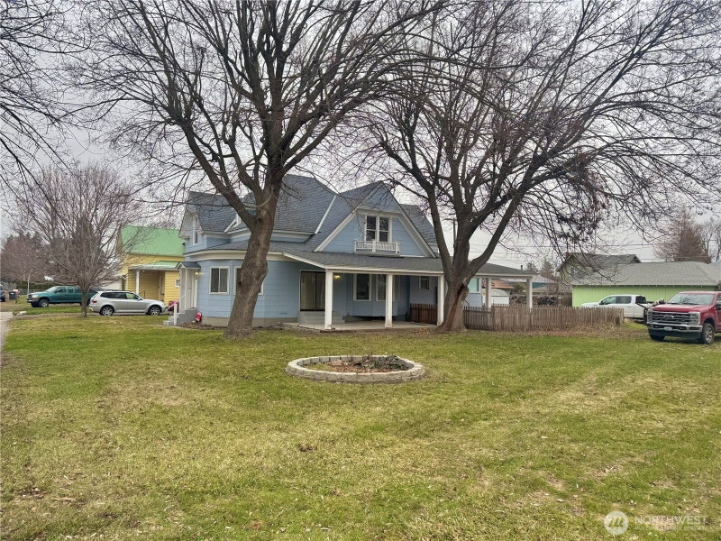 250 W Sixth Street photo 2
