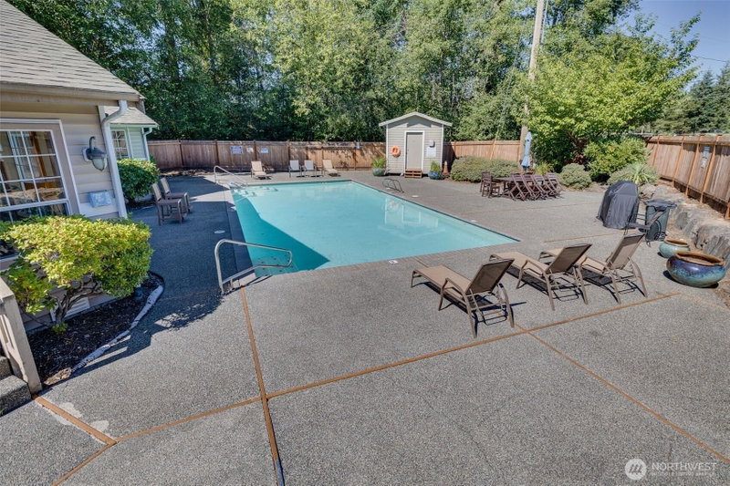 11527 Highway 99 #B103 photo 32