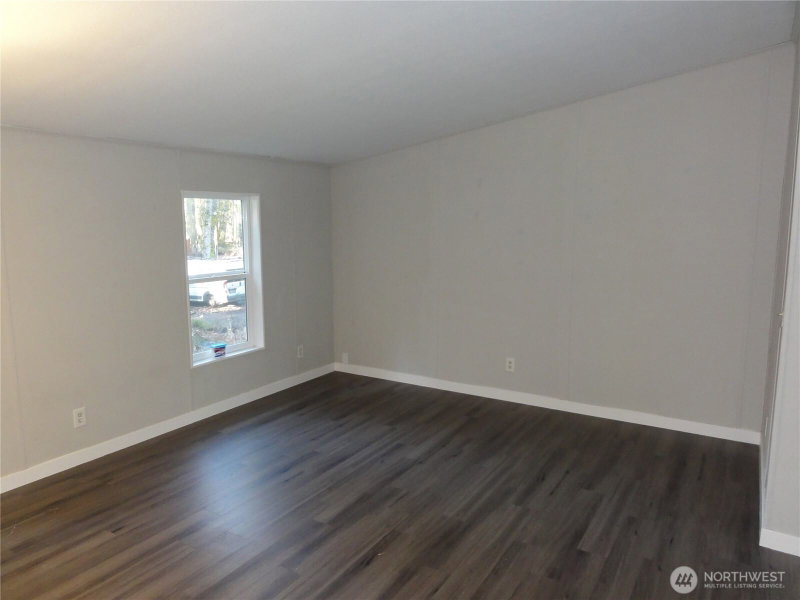 8331 Daphne Court SE photo 2
