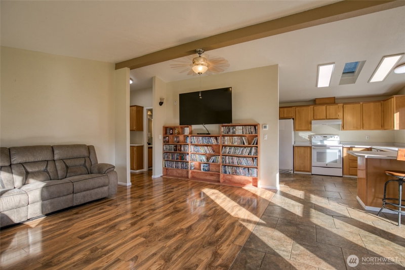 4687 Wishkah Road photo 2