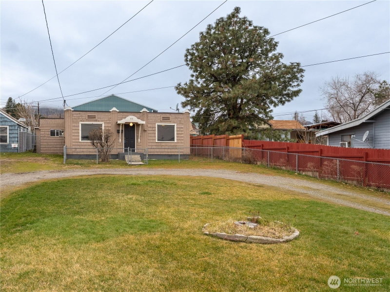 616 S Chelan Avenue photo 2
