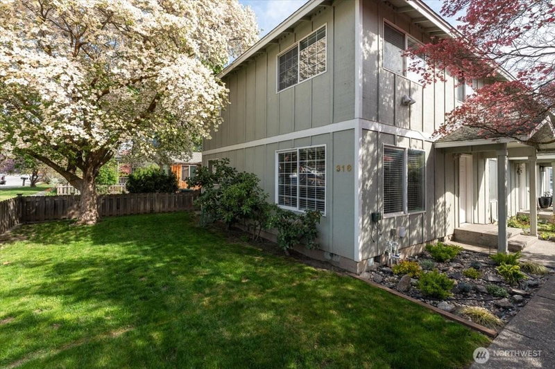 316 E Wapato Avenue #1 photo 1