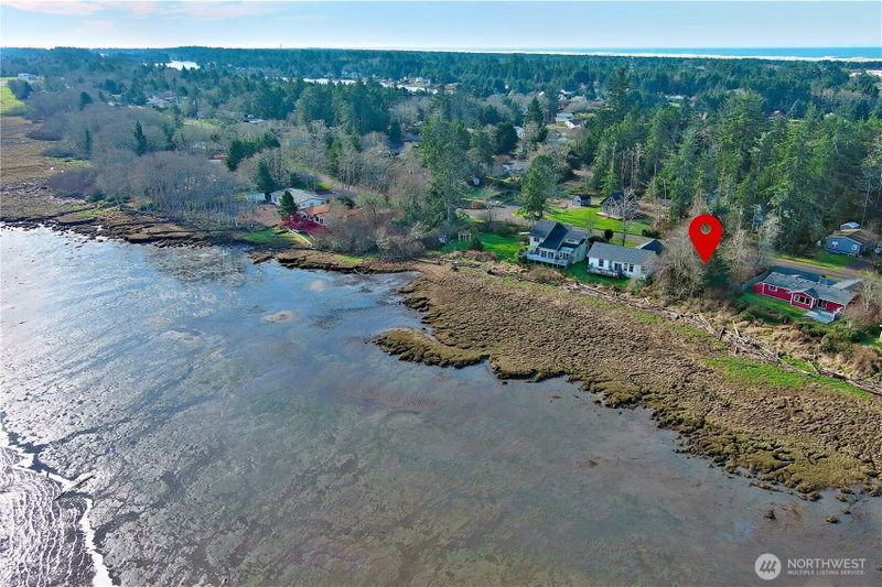 716 Duck Lake Drive NE photo 2