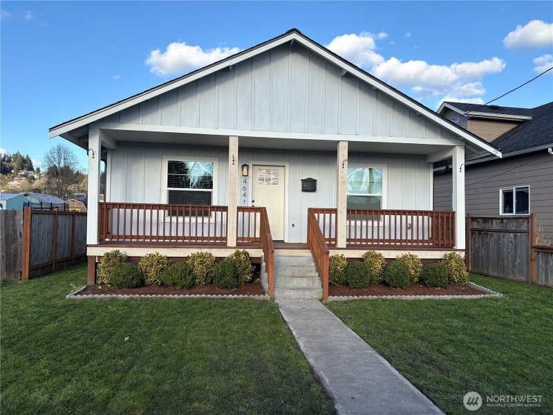 464 SW William Avenue photo 2
