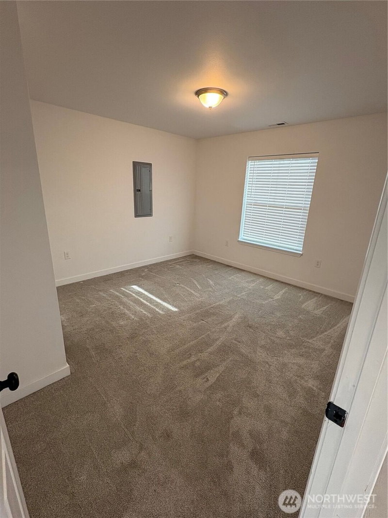 464 SW William Avenue photo 20