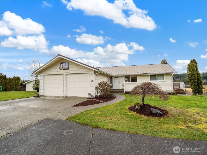 7693 Sidney Road SW photo 2