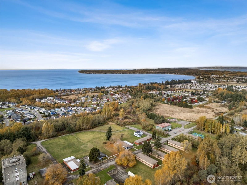 4526 Noel Street photo 2