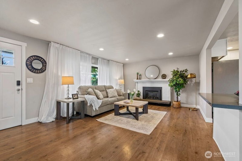 18331 38th Avenue S photo 2