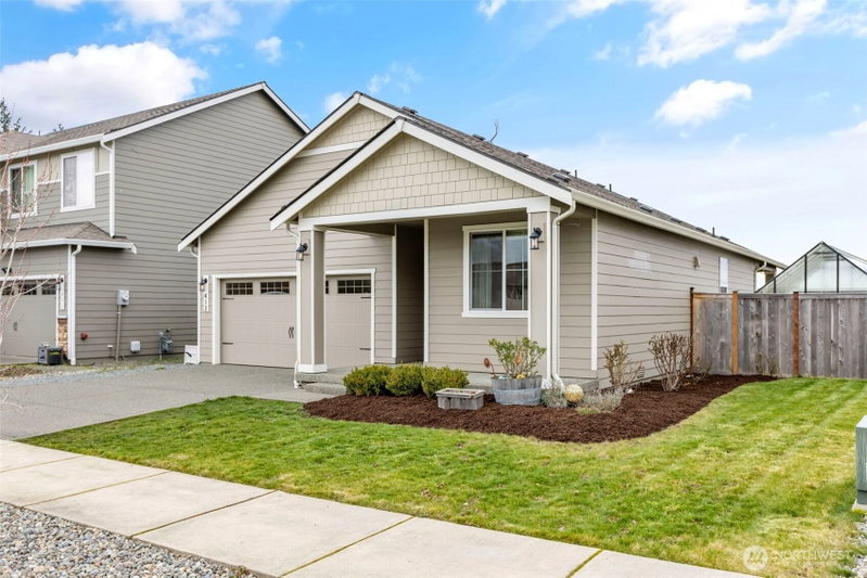 413 Becky Avenue E photo 37