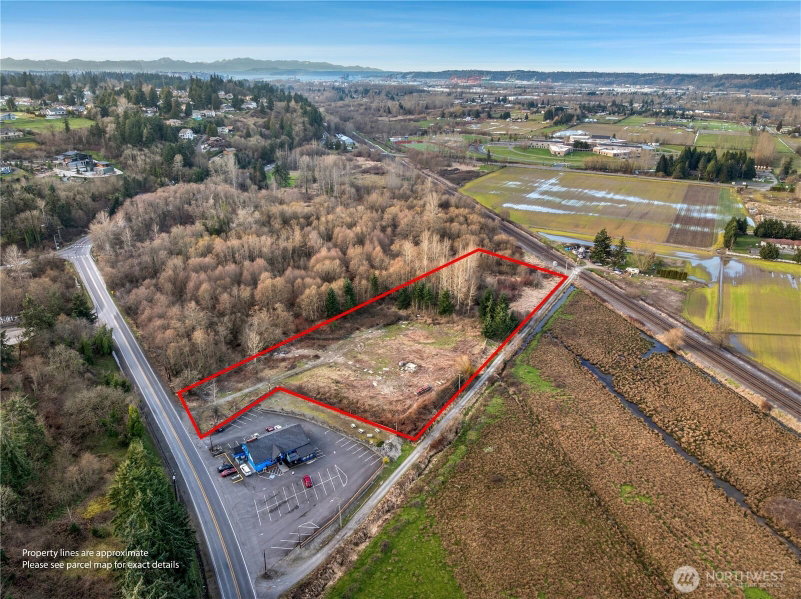 5507 Pioneer Way E photo 2