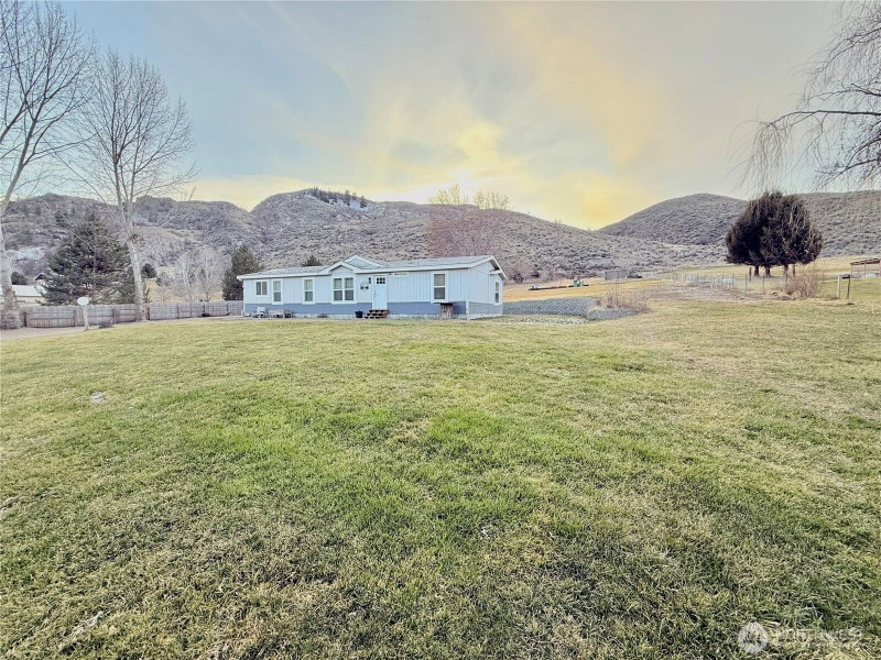 859 C Highway 7 photo 2