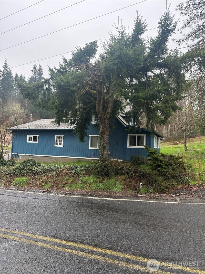 101 Walter Road photo 2