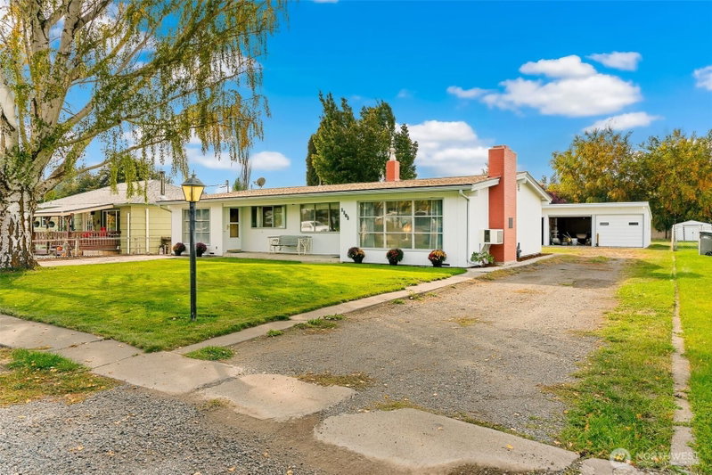 1101 N Willow photo 2