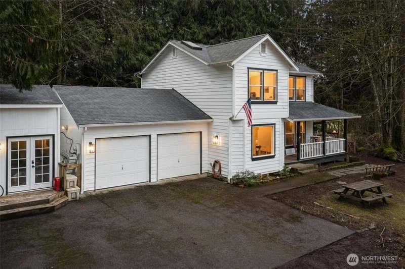 11518 Cedar Grove Street NW photo 2