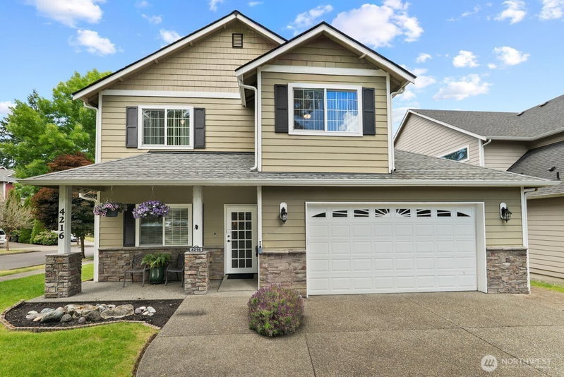 4216 17th Way NE photo 2
