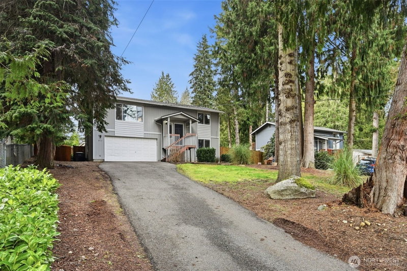 9517 204th Avenue E photo 2