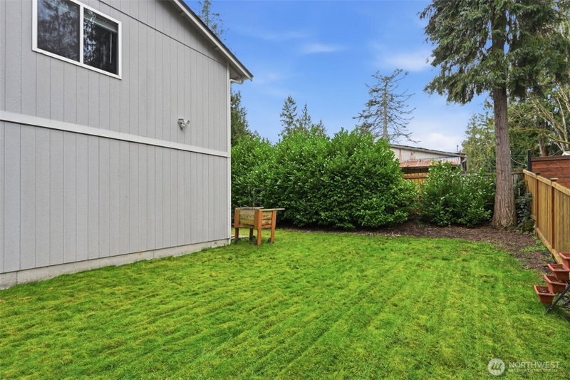 9517 204th Avenue E photo 35