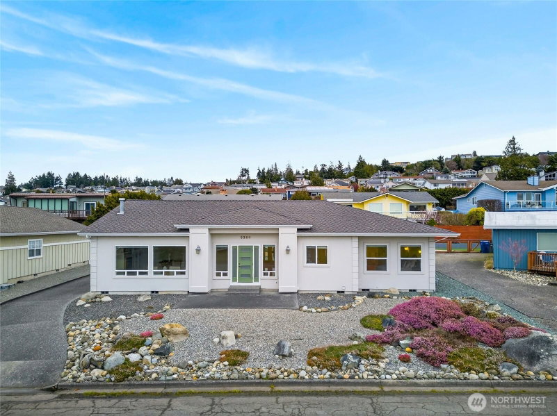 5208 Doon Way photo 2