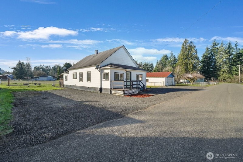 110 Fowler Road photo 1