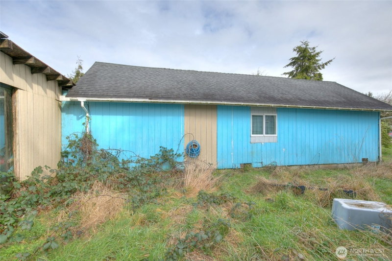 102 Elma Street photo 2