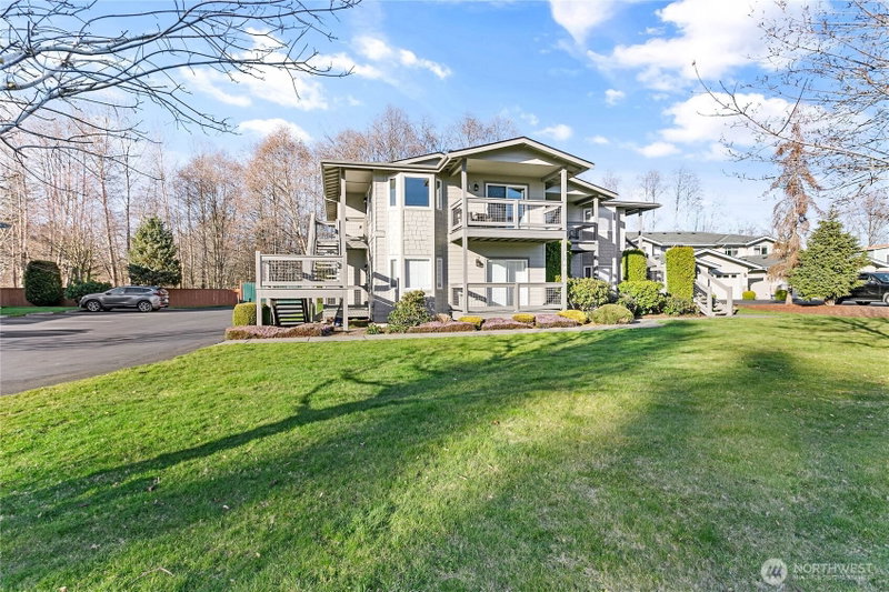 1388 Bayview Court #201 photo 23