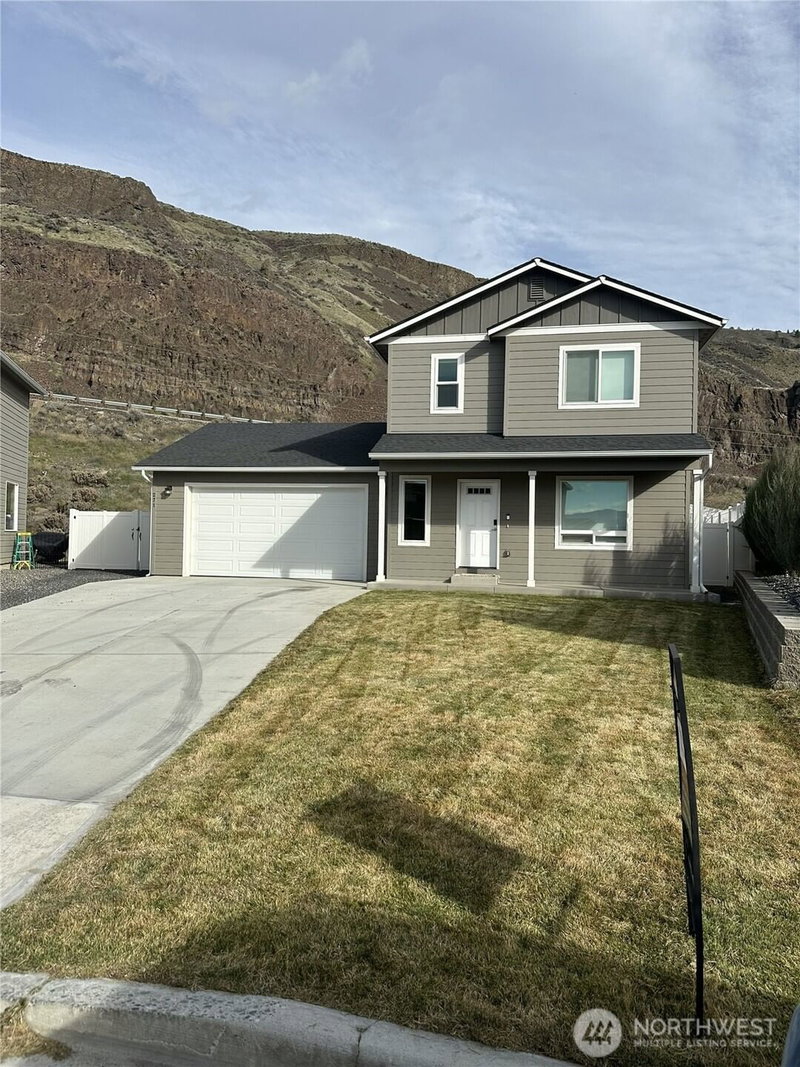 271 George Loop photo 1