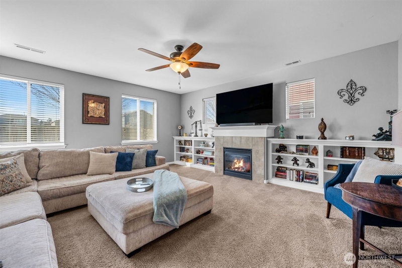 15251 Kayla Street SE photo 2