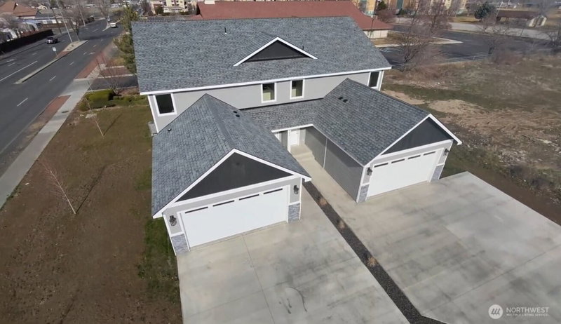 930 W Ted Yao Way photo 2