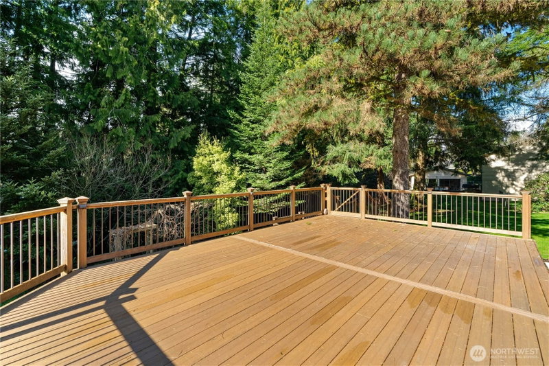307 Fairway Drive photo 2