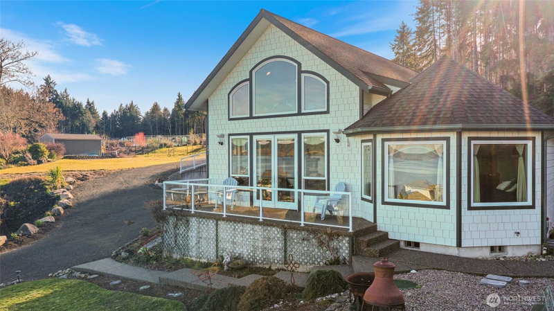 201 E Smith Cove Way photo 2