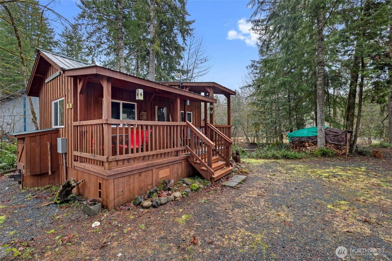 155 Nisqually Way photo 2