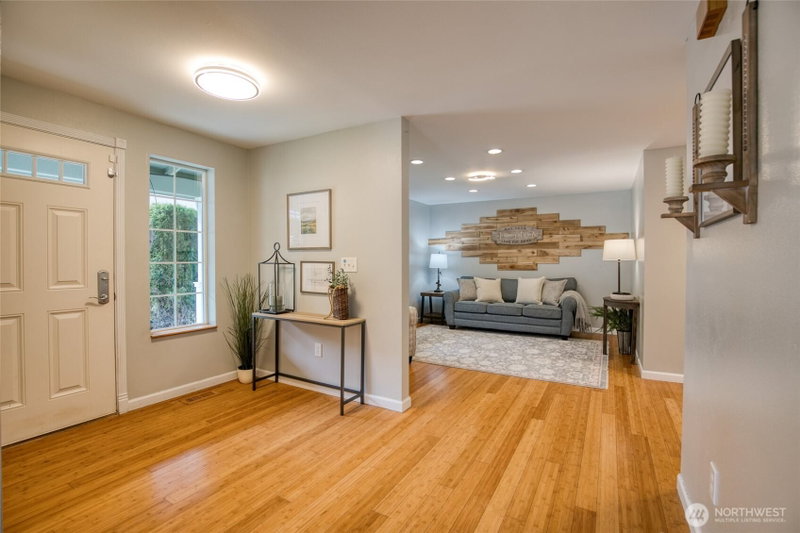 828 Ocean Avenue photo 2