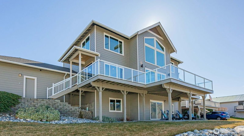 540 Lake Front Drive photo 2