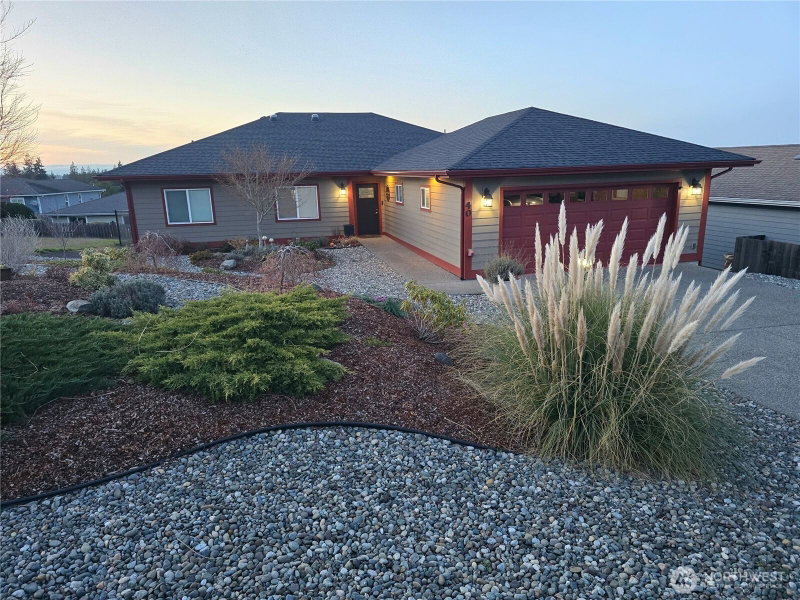 40 Topaz Way photo 1