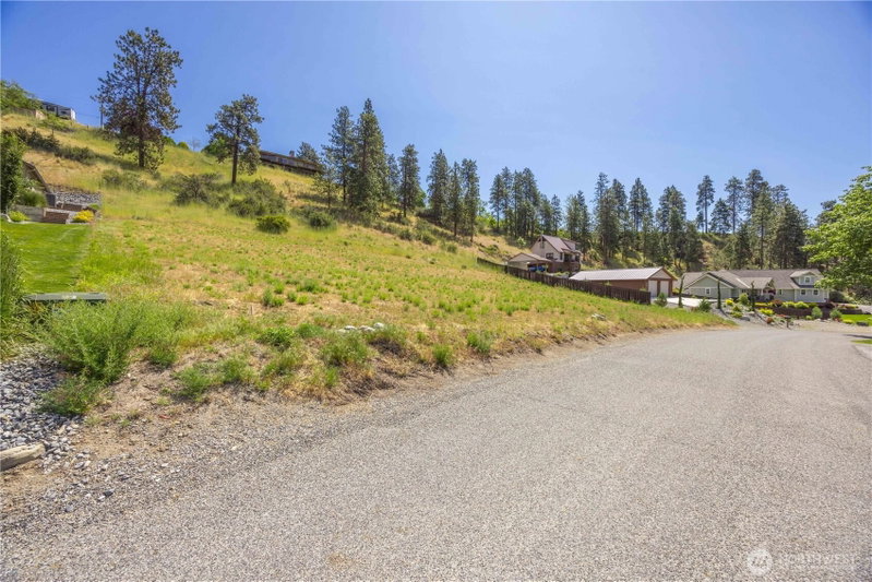 2870 Lakeshore Drive photo 36