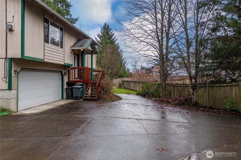 7734 183rd Avenue E photo 2