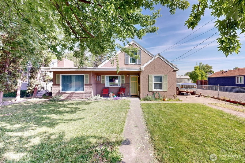 530 SW 4th Street photo 1